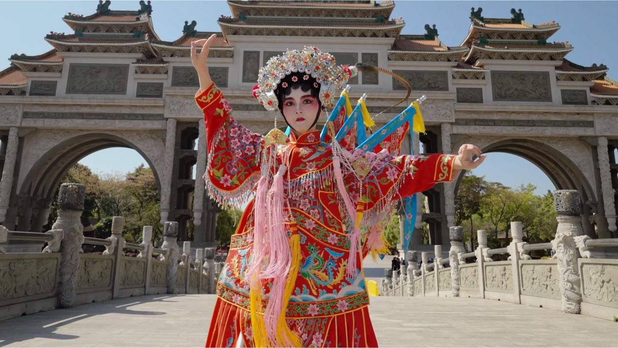 “艺”行湾区——宝安传承粤曲粤剧用粤韵讲好深港故事